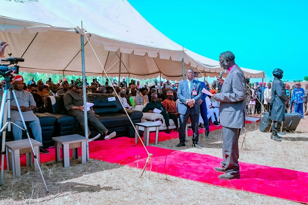 Plateau preacher